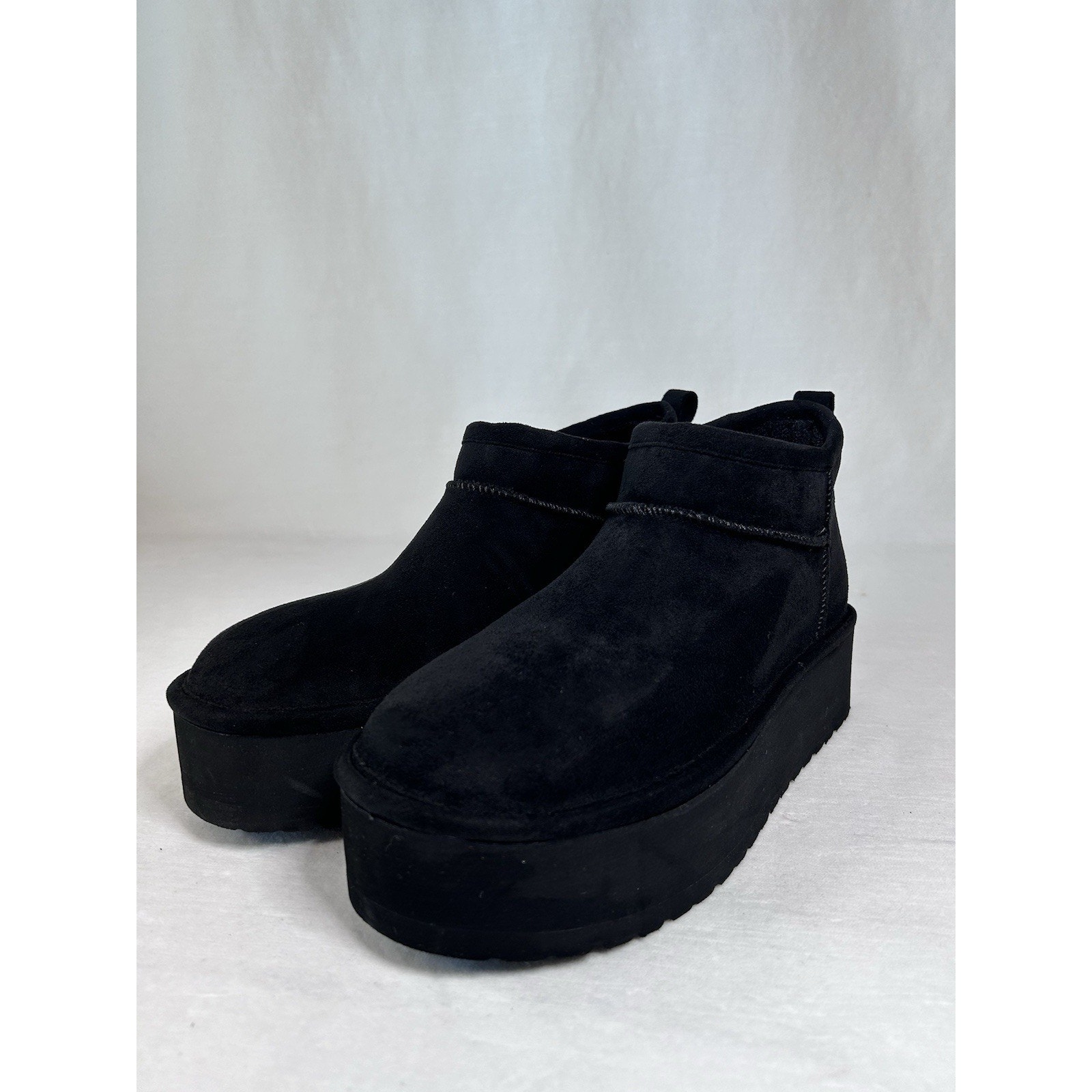 Women's Faux Suede Platform Black Faux Fur Lined Booties Size 8.5 Us